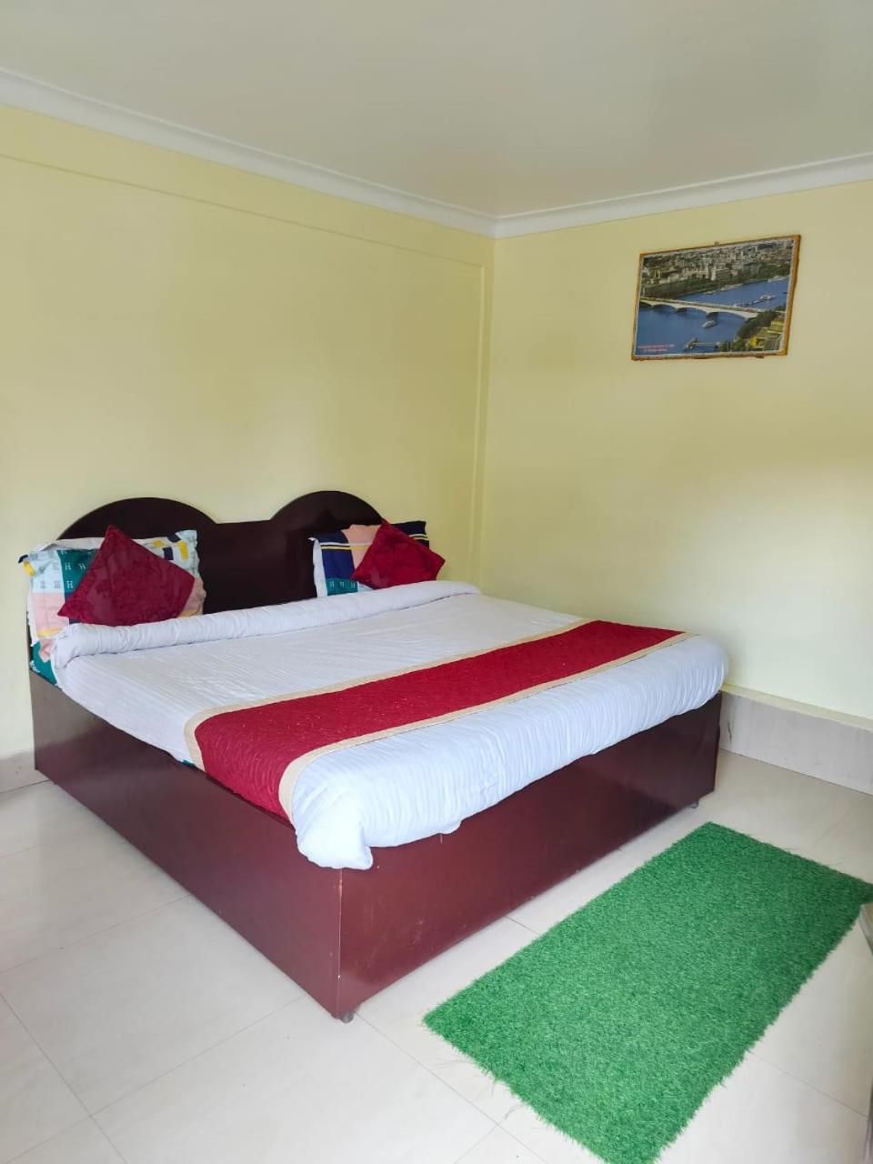 Hotel Surya Lake View ไนนิตาล ภายนอก รูปภาพ
